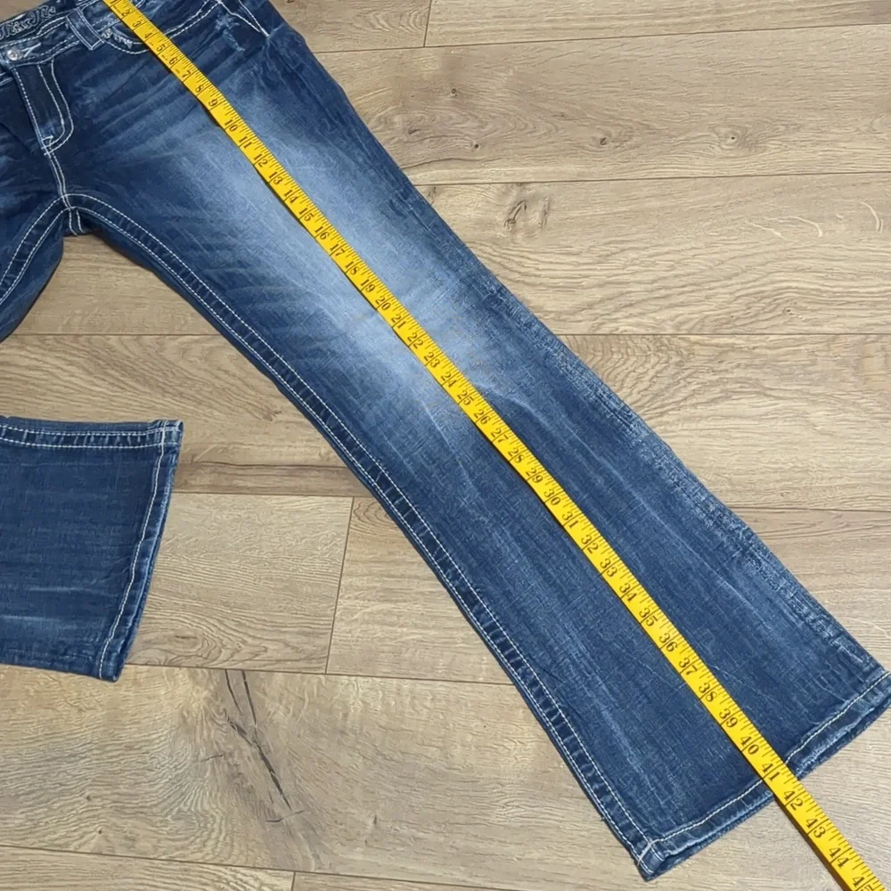 Miss Me Embellished Fleur Bootcut Dark Washed Jeans Size 32 - Picture 10 of 14